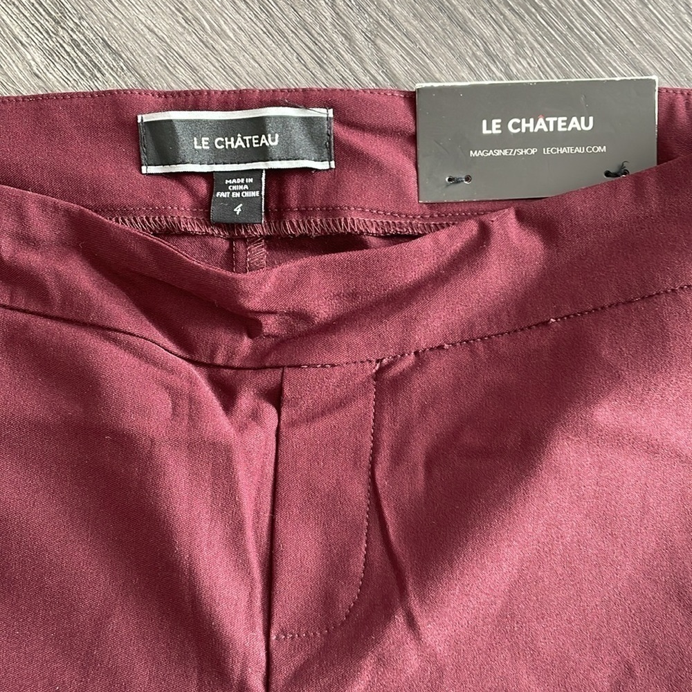 Sz4 Le Chateau Modern Fit Flare Leg Flat Front Pull on pant in burgundy NWT - Picture 3 of 7